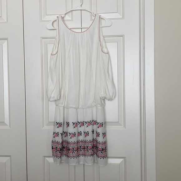 Sophie Max Dresses & Skirts - Sophie Max open shoulder dress